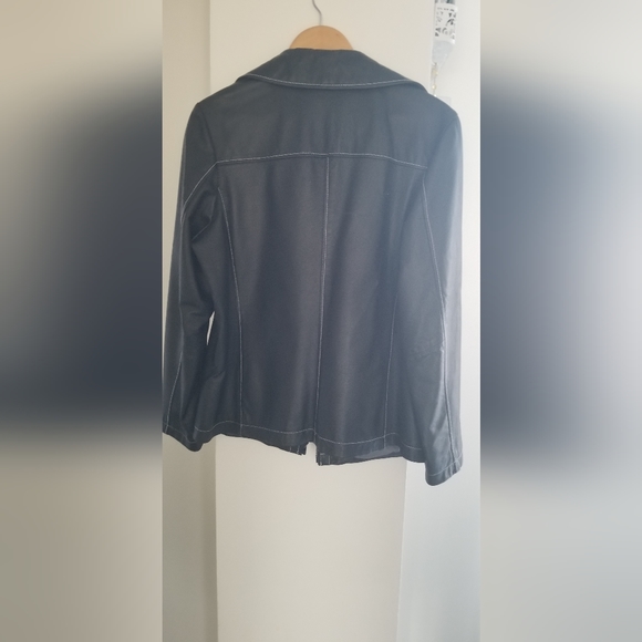 Danier women's leather jacket - Picture 3 of 3